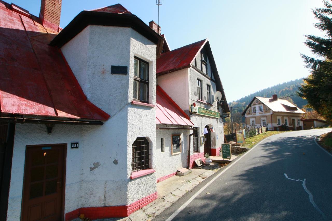 Penzion Paseky U Zapadlych Vlastencu エクステリア 写真
